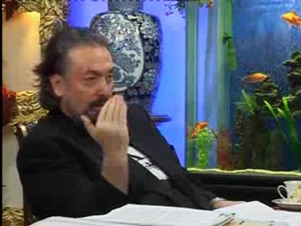 Kıyametin vakti gayb haberidir, ancak gaybı Allah dilediği peygamberine bildireceğini belirtmiştir