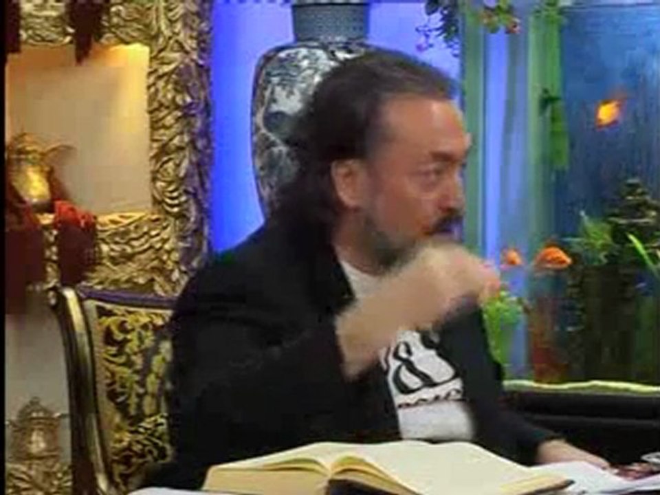 Yunanistan'daki ekonomik krizin tek nedeni insanların Allah'tan uzaklaşmasıdır