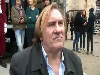 Gabin le Mime & Gérard DEPARDIEU (ITW tournage)