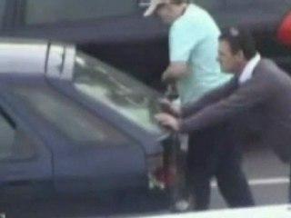 Shoplifters' caught pushing getaway car to nearby pump