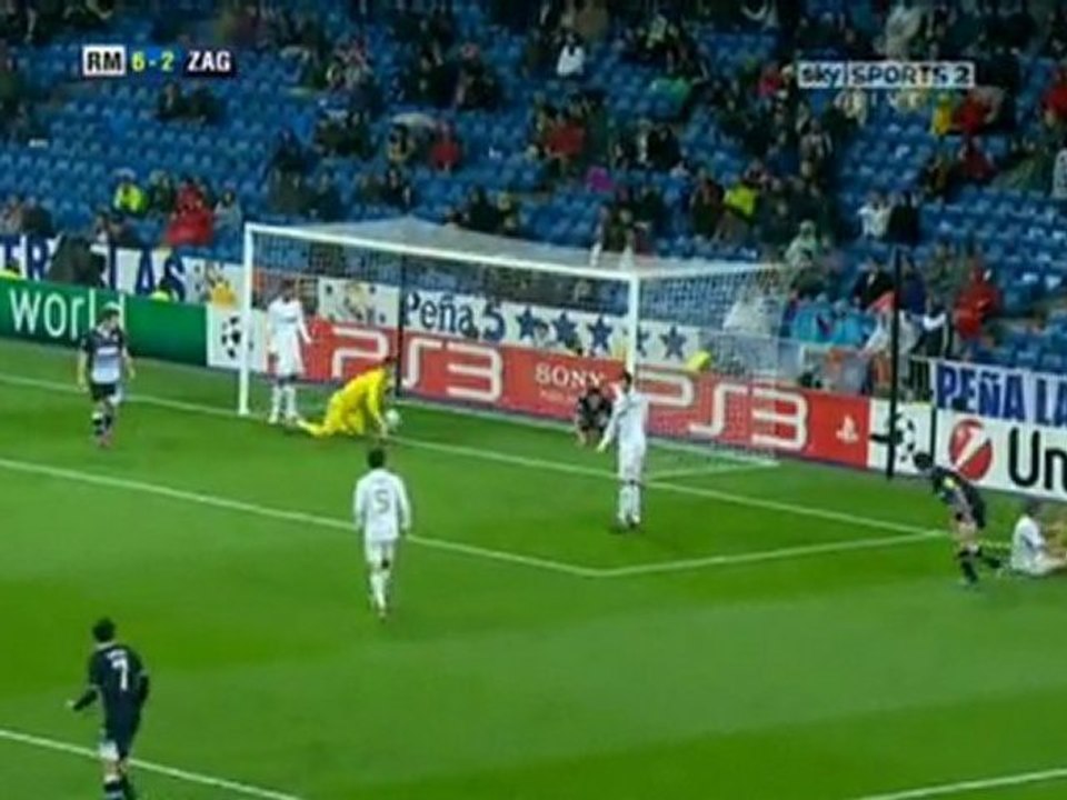 Real Madrid v NK Dinamo Zagreb