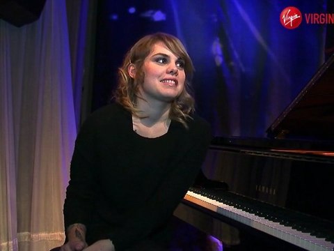 Coeur de Pirate la revanche d'une blonde