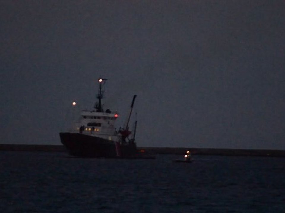 L'Abeille Languedoc en petite rade de Cherbourg