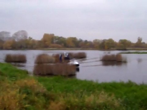 Аэроглиссер заезд на берег