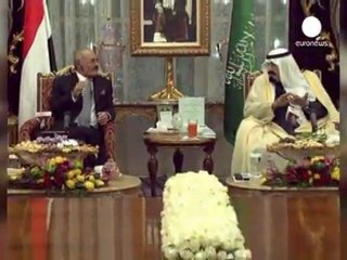 Yemen: Saleh lascia il potere, firmato l'accordo