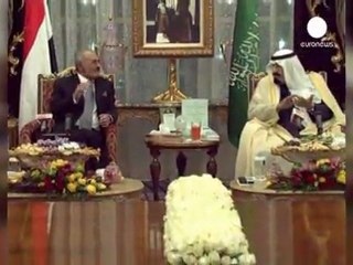 Yemen's Saleh signs deal to leave power