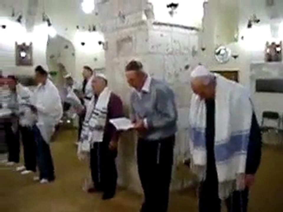 CEMAATLE NAMAZ KILAN YAHUDİLER -1