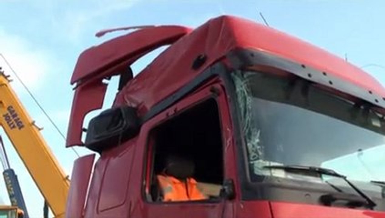 Rimini: si ribalta autoarticolato a Corpolo', autista ferito