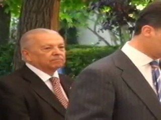 Príncipe elogia contribución de los emigrantes al país de origen y de acogida