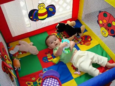 Graco TotBloc Pack 'N Play Playard with Carry Bag - video Dailymotion