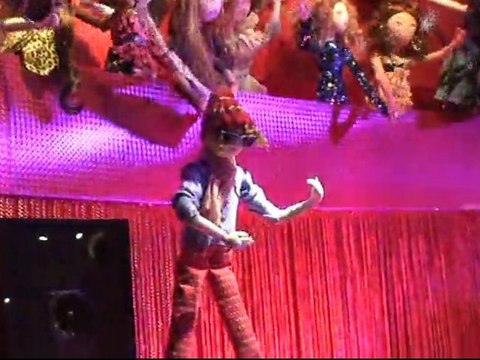 Vitrines de Noël 2011 Galeries Lafayette Paris France