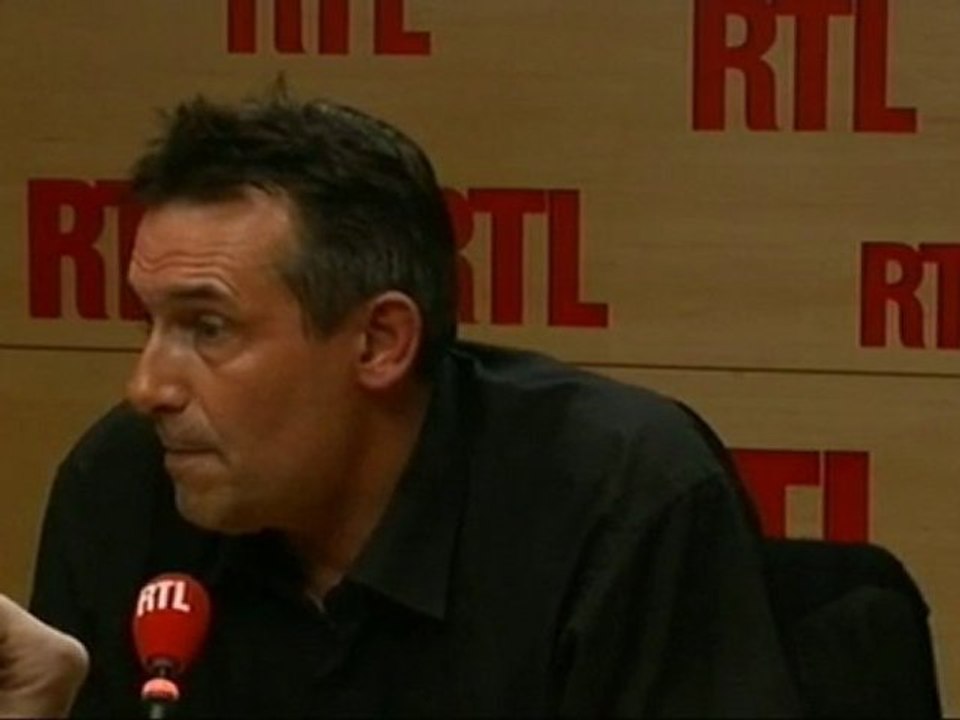 Frédéric Matwies était l'invité de "RTL Midi" jeudi. Il vient de publier "Il y avait un monstre en moi" (Editions Michalon), un témoignage de dix ans de violences conjugales qui ont failli se terminer par un meurtre