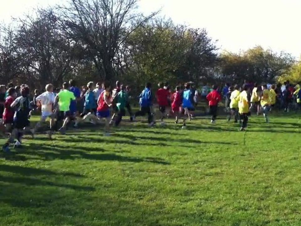 Départ course benjamins garçons cross départemental