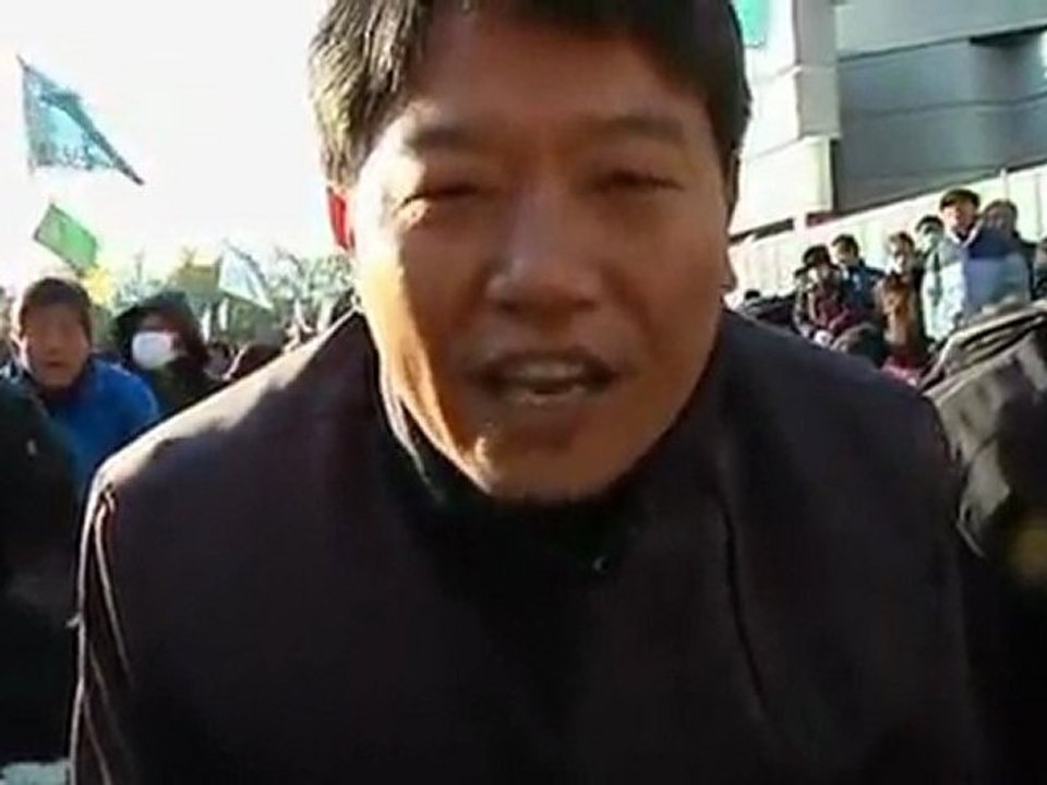 South Koreans protest U.S. trade deal