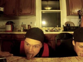 Se clouer la langue !