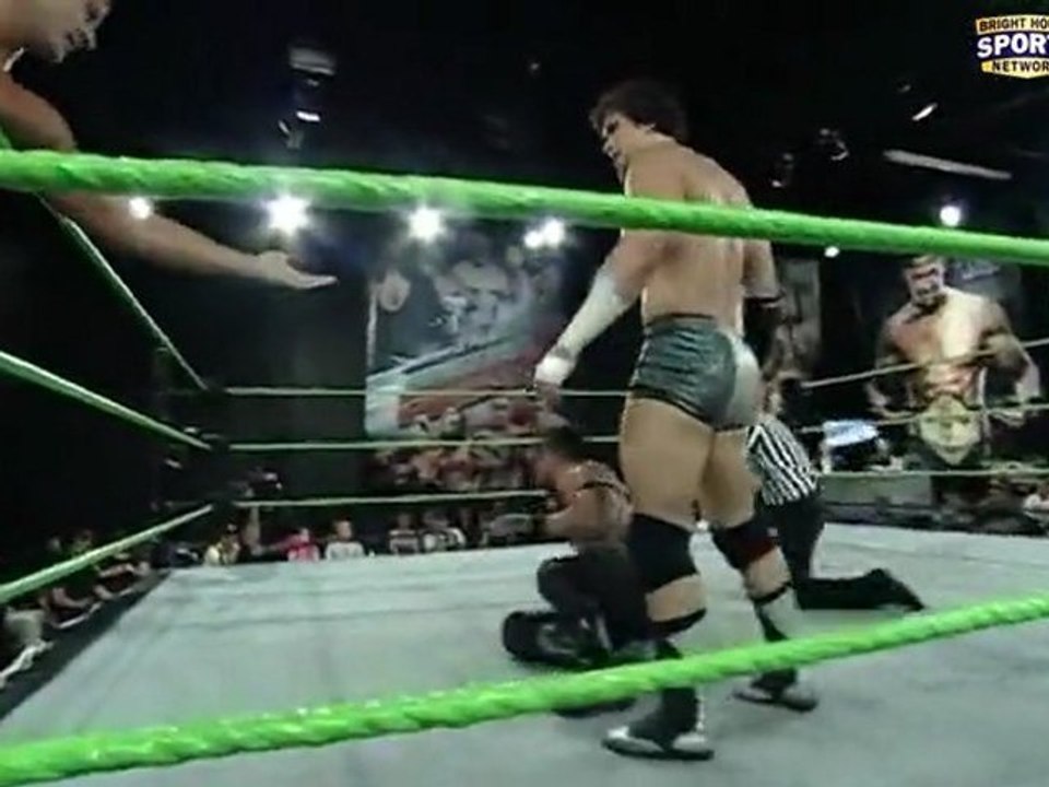 WWE-Tv.Com - FCW - 11/20/11 - Part 1/4 *HQ*