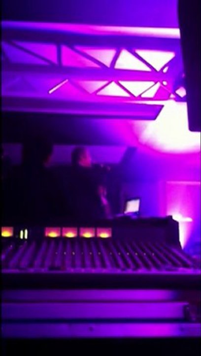 Cengiz Kurtoğlu ( İzmir California Restaurant - Seviyorum )