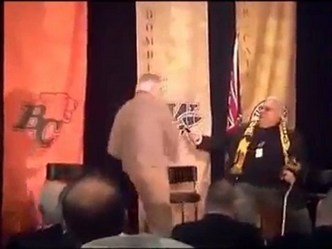 Coups de cannes et coups de poing entre vétérans du foot