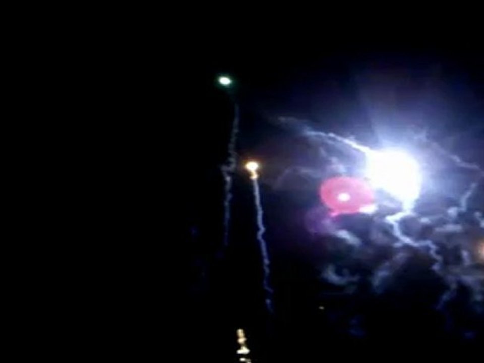 feu d 'artifice de milly sur thérain 2011 et feu de savignies par les peintres du ciel artifice