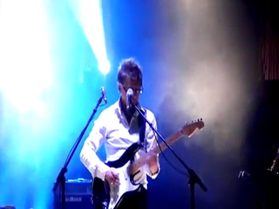 What's Up Performing Dream On (Aerosmith Cover)