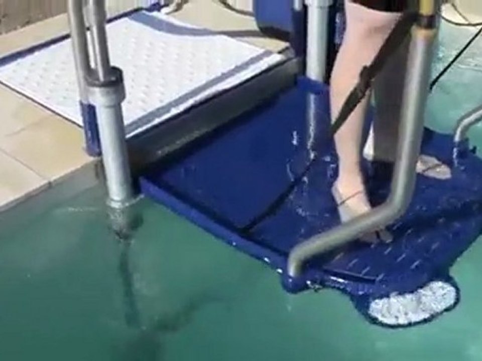 SOLOBAIN - Ascenceur aquatique pour piscines publiques ou privées