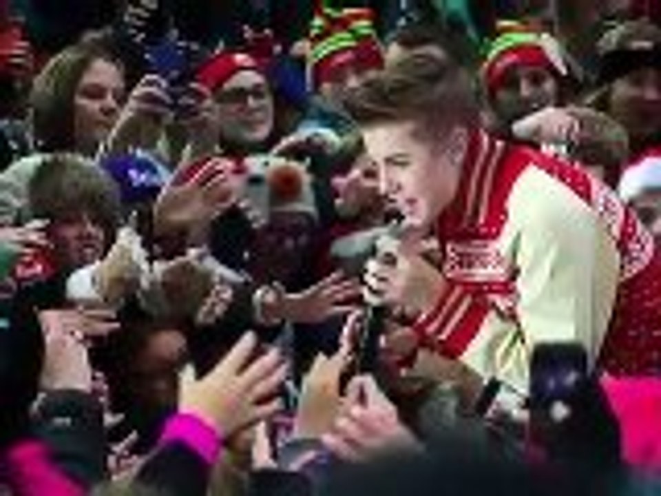 SNTV - Justin Bieber Rocks Rockefeller Plaza with Usher