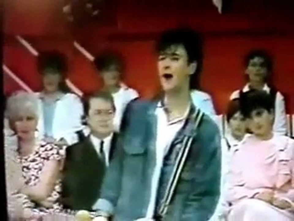 CRVENA JABUKA - Nek' te on ljubi kad ne mogu ja (1986)