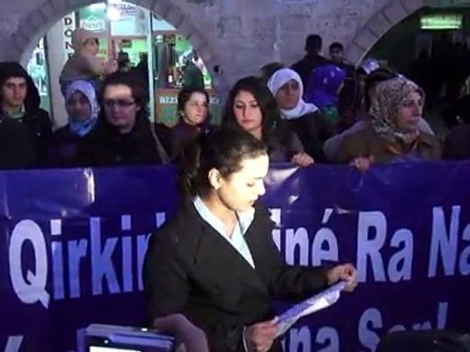 20111125162515