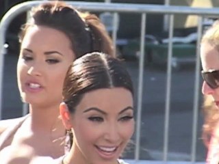 Demi Lovato Thankful for Family and Friends