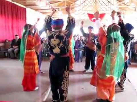 Yalıhüyük folklör ekibi