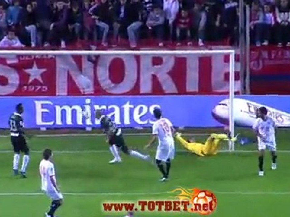 Севилья - Расинг (2-2) 25.10.2011