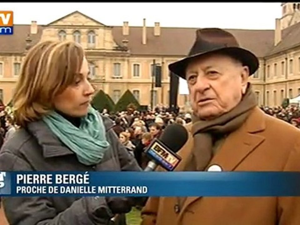 Les obsèques de Danielle Mitterrand à Cluny