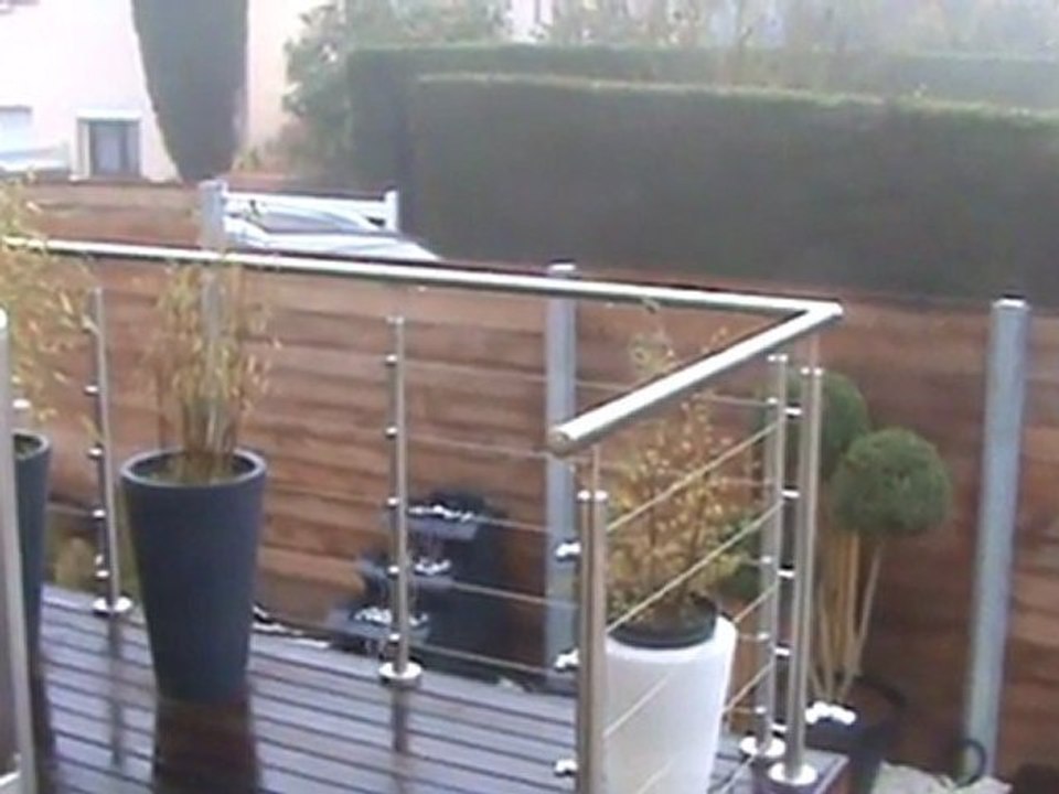 Terrasse en bois exotique jardin zen et fontaine