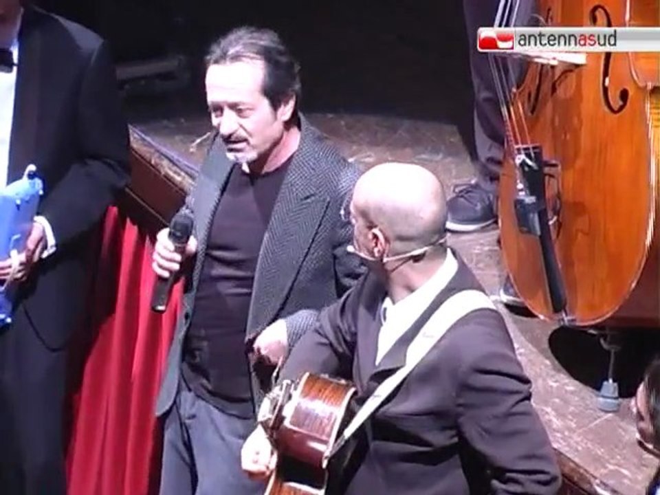 TG 25.11.11 Rocco Papaleo attore, regista e ora anche musicista