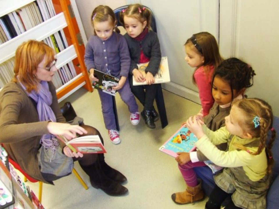 Moyenne Section à la bibliothèque