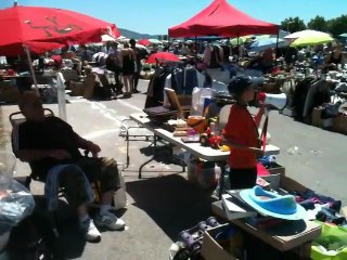 FLORIAN AU VIDE GRENIER