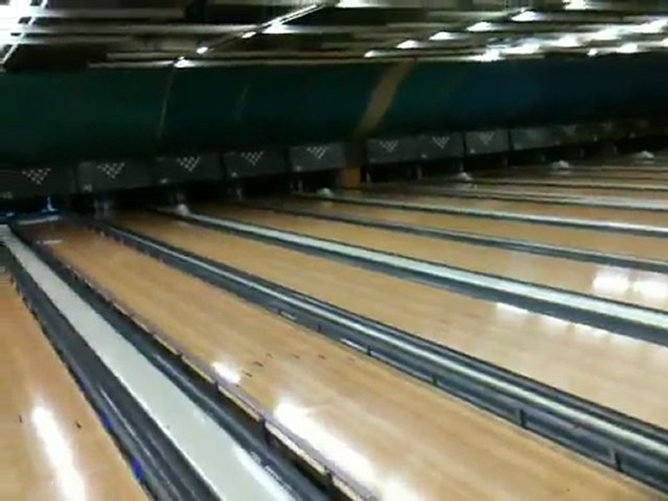 ASSOCIATION AU BOWLING AVEC ZOLTAN