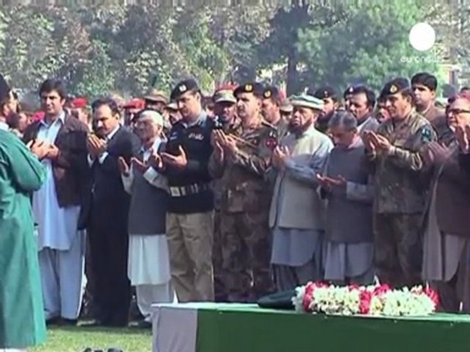 Pakistan holds funerals for troops after NATO raid