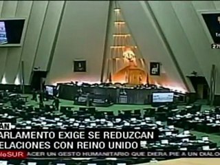 Parlamento iraní aprueba reducir relaciones con Inglaterra