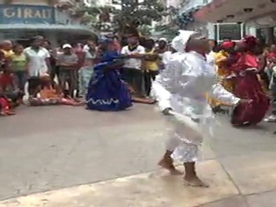 DANSACUBA COURS DE DANSES AFRO-CUBAINES.SPECTACLE D'ORISHAS PENDANT NOS SEJOURS  SALSA A CUBA