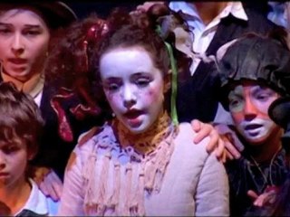 PETIT MONDE par la Cie Légitime Folie - Extrait n°3