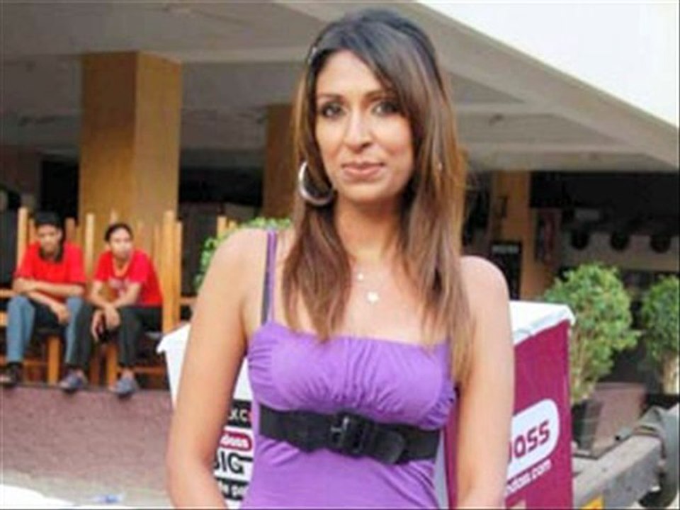 Bigg Boss 5 Contestants Pooja Mishra And Pooja Bedi Thrown Out! - Latest Bollywood News