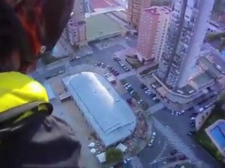 base jump d'un ascenseur exterieur