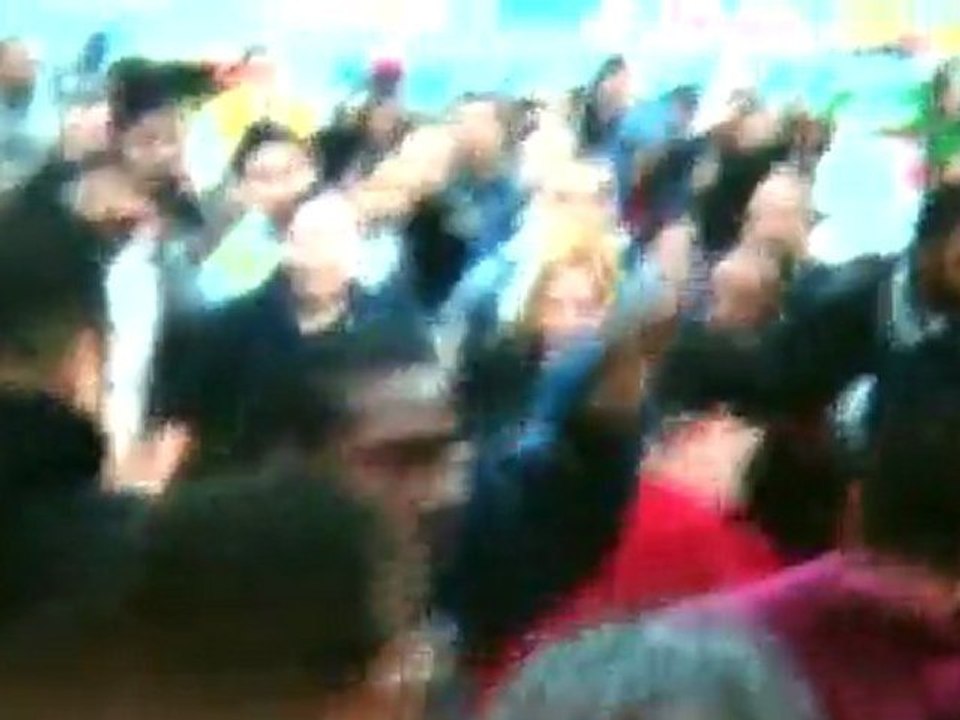 Elle voulait être la première dans les rayons : une habitante de Los Angeles a aspergé d'autres clients d'un grand magasin à la bombe au poivre