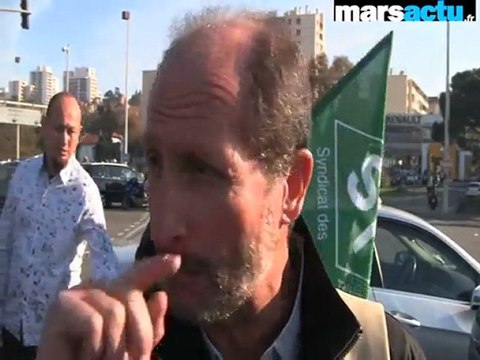 Les taxis marseillais manifestent devant l'hôtel du département