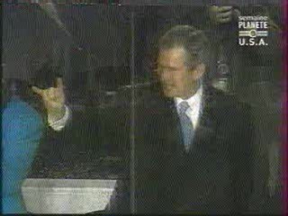 illuminati sign bush NOM NWO