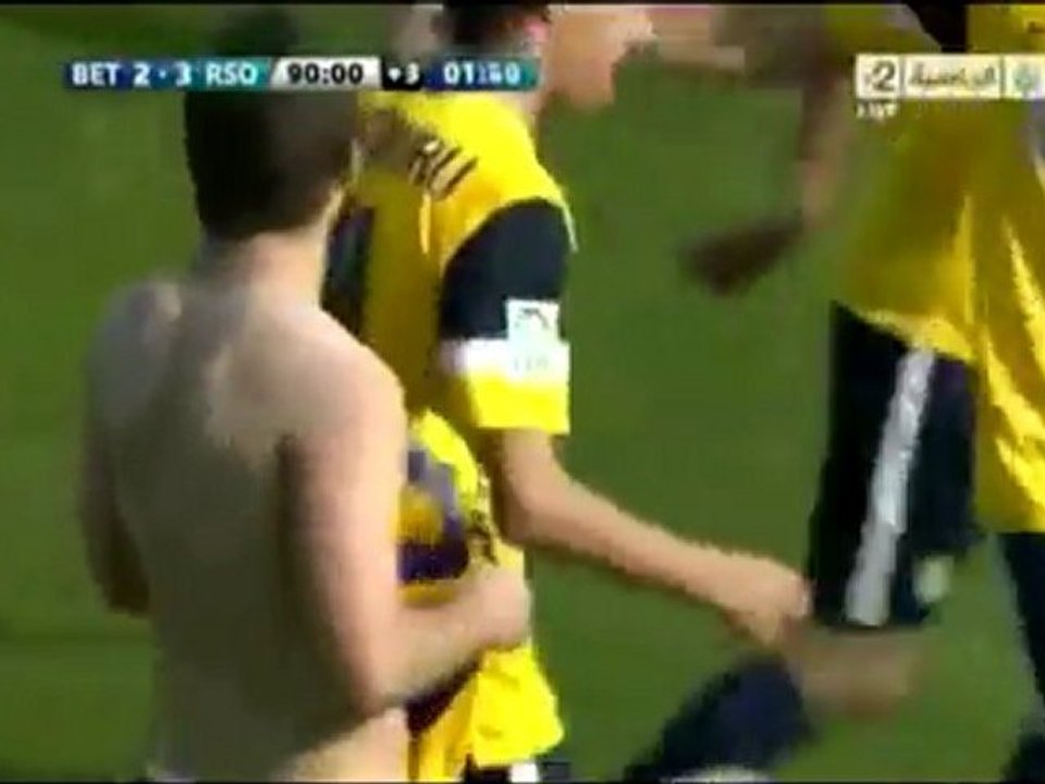 FOOT : Martinez remet un lob de malade ! (27.11.2011)