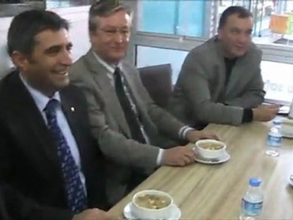 Anadolu Sofrası Aşure Dağıttı..