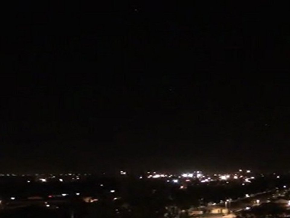 D'étranges lumières au dessus de Fos sur mer. 26/11/2011