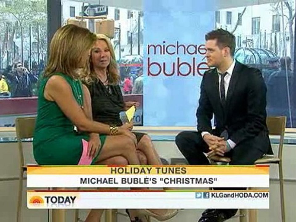2011-11-28 - Michael Buble at Today Show - Interview